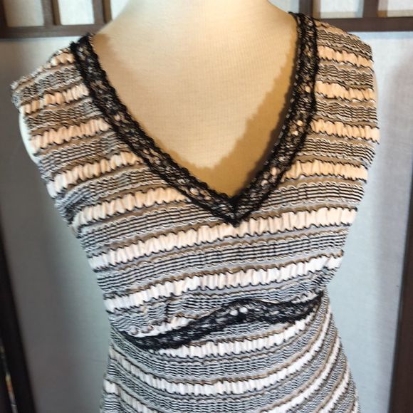 Rabbit Rabbit Rabbit stretchy/lace accents, sleeveless, business casual, comfort - Picture 2 of 14